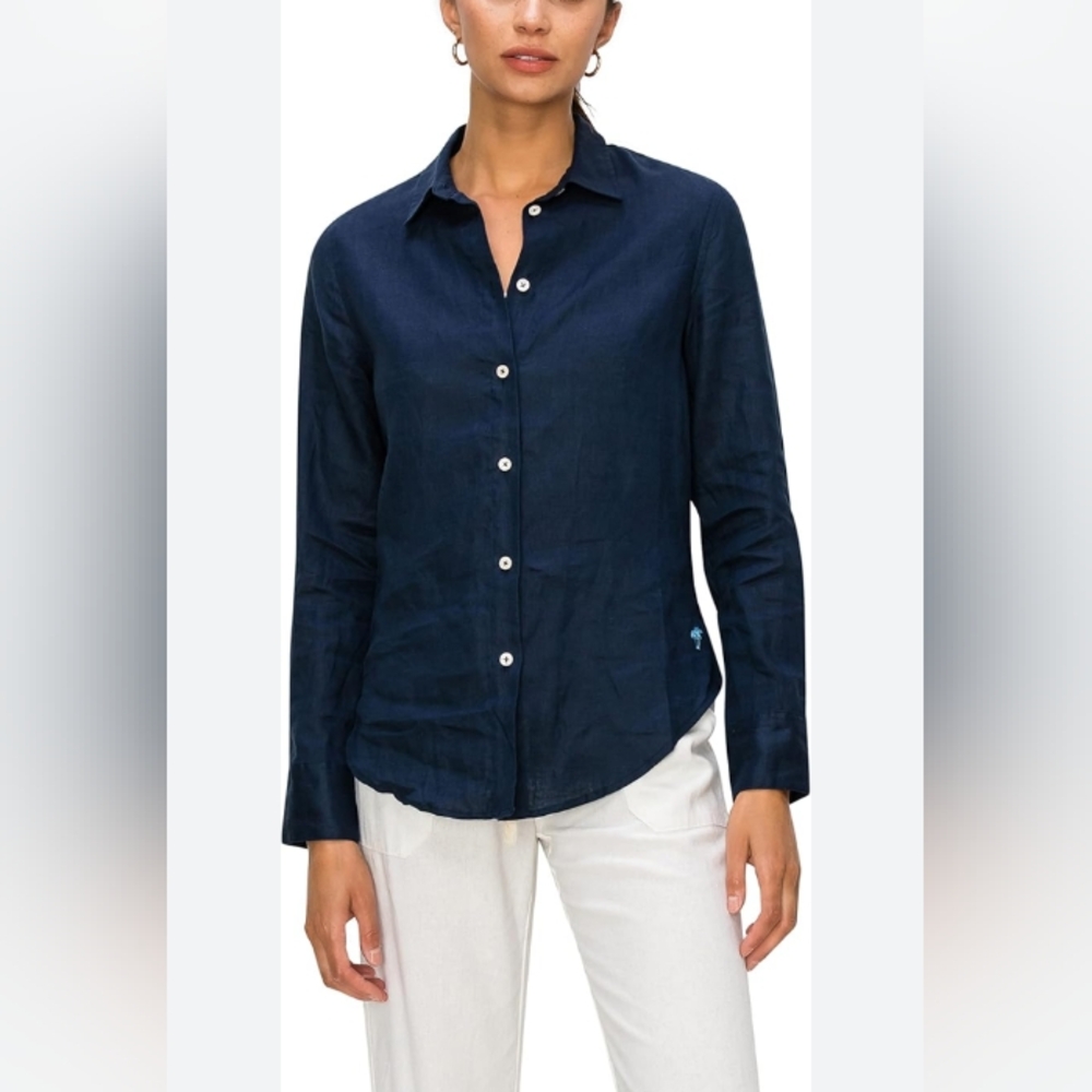Tahari woman's dark blue long sleeve button down shirt. 100% linen. Size Small